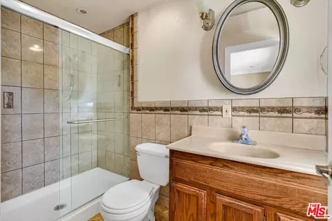 Bath - 2039 Malcolm St, Simi Valley, CA 93065 photo 4 of 5