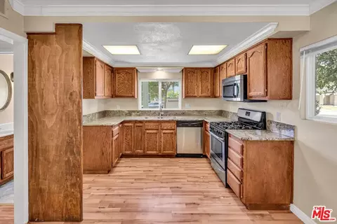 Kitchen - 2039 Malcolm St, Simi Valley, CA 93065 photo 2 of 4
