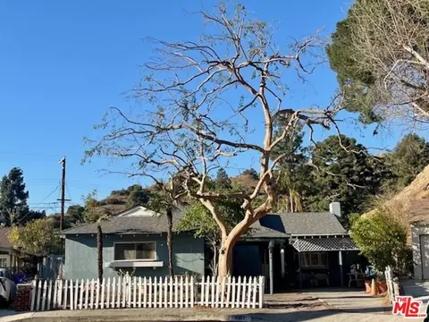 8337 Echelon Pl, Sun Valley, CA 91352