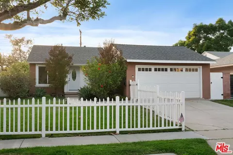 15023 Fonthill Ave, Hawthorne, CA 90250