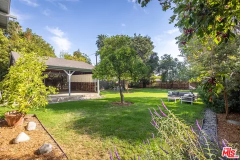 Exterior - 990 E Howard St, Pasadena, CA 91104 photo 7 of 10