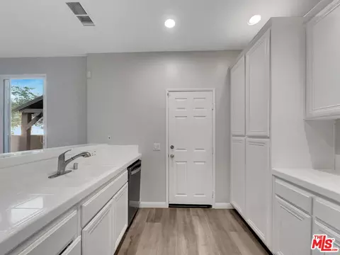 1094 N A St #14, Oxnard, CA 93030 photo 13