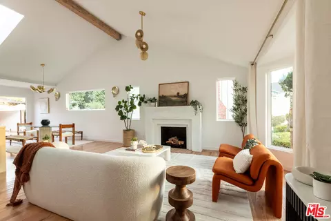 3674 S Norton Ave, Los Angeles, CA 90018