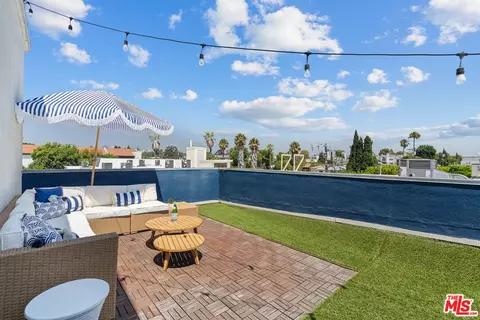 9815 Regent St #4, Los Angeles, CA 90034
