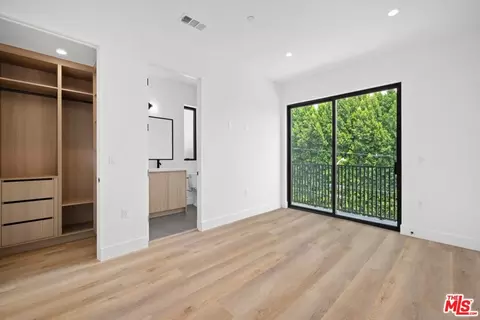 5545 Calhoun Ave, Sherman Oaks, CA 91401 photo 3