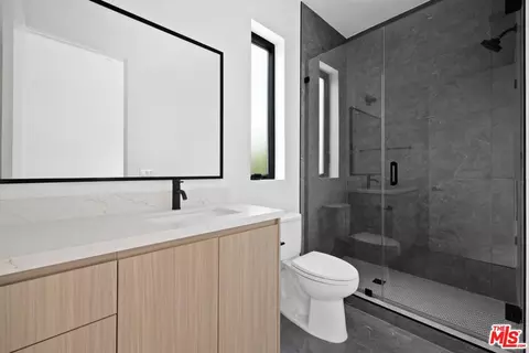 5545 Calhoun Ave, Sherman Oaks, CA 91401 photo 4