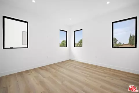5545 Calhoun Ave, Sherman Oaks, CA 91401 photo 5