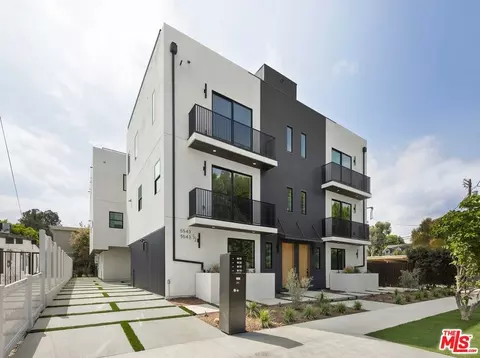 5545 Calhoun Ave, Sherman Oaks, CA 91401 photo 2
