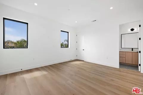 5545 Calhoun Ave, Sherman Oaks, CA 91401 photo 16