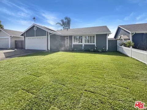 5892 Liege Dr, Huntington Beach, CA 92649