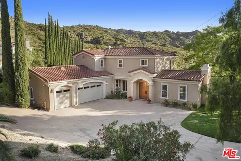 Exterior - 969 Crown Hill Dr, Simi Valley, CA 93063 photo 5 of 25