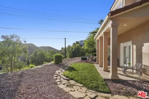 Exterior - 969 Crown Hill Dr, Simi Valley, CA 93063 photo 11 of 25