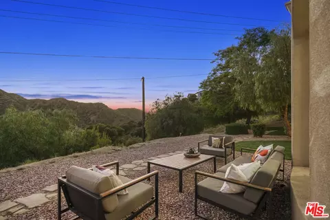 Other - 969 Crown Hill Dr, Simi Valley, CA 93063 photo 4 of 6