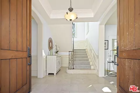 Entry Way - 969 Crown Hill Dr, Simi Valley, CA 93063 photo 1 of 3