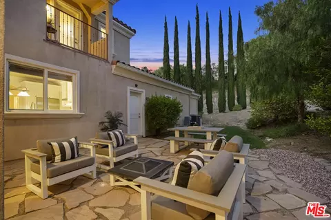 Exterior - 969 Crown Hill Dr, Simi Valley, CA 93063 photo 16 of 25