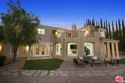 Exterior - 969 Crown Hill Dr, Simi Valley, CA 93063 photo 17 of 25
