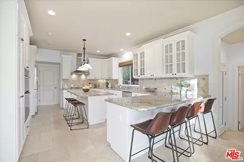 Kitchen - 969 Crown Hill Dr, Simi Valley, CA 93063 photo 2 of 3