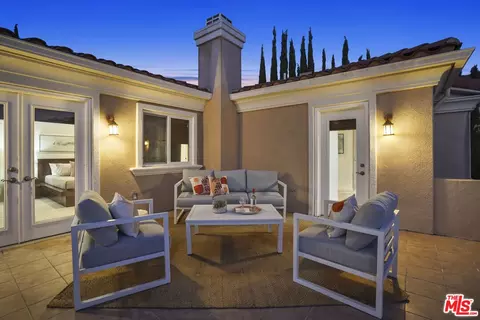 Exterior - 969 Crown Hill Dr, Simi Valley, CA 93063 photo 22 of 25