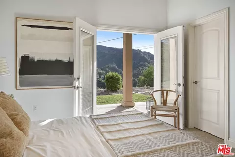 Bedroom - 969 Crown Hill Dr, Simi Valley, CA 93063 photo 2 of 5