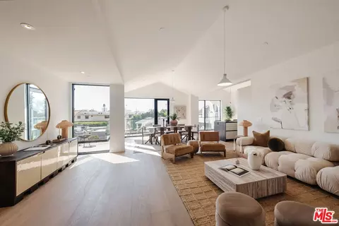 1618 Hilts Ave #PH 2, Los Angeles, CA 90024