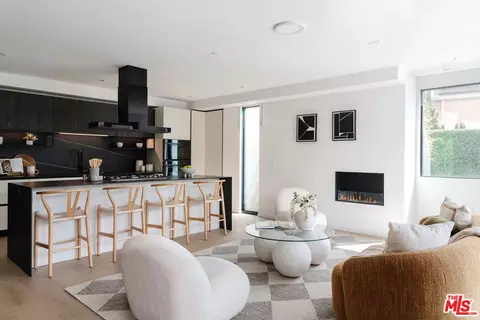 1618 Hilts Ave #302, Los Angeles, CA 90024