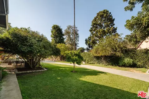 Exterior - 967 Palm Ter, Pasadena, CA 91104 photo 23 of 31