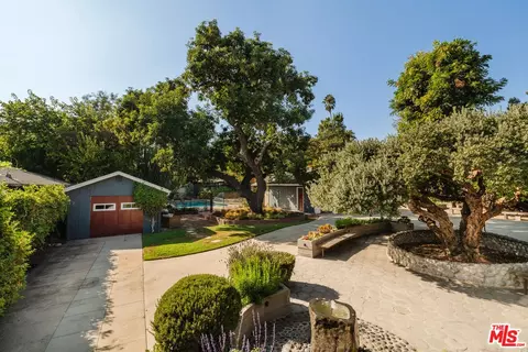 Exterior - 967 Palm Ter, Pasadena, CA 91104 photo 5 of 31