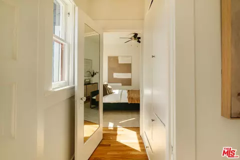 Entry Way - 967 Palm Ter, Pasadena, CA 91104 photo 1 of 3