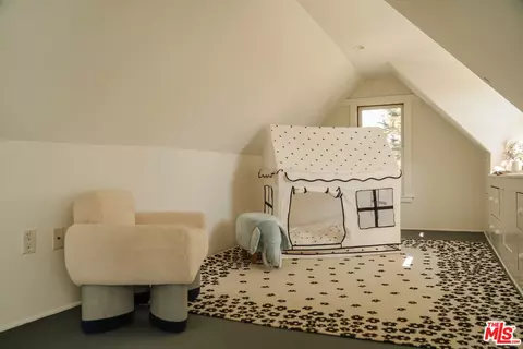 Bedroom - 967 Palm Ter, Pasadena, CA 91104 photo 9 of 9