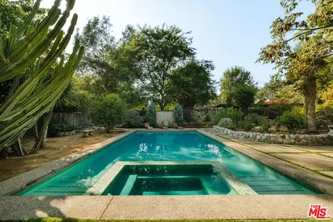 Exterior - 967 Palm Ter, Pasadena, CA 91104 photo 7 of 31