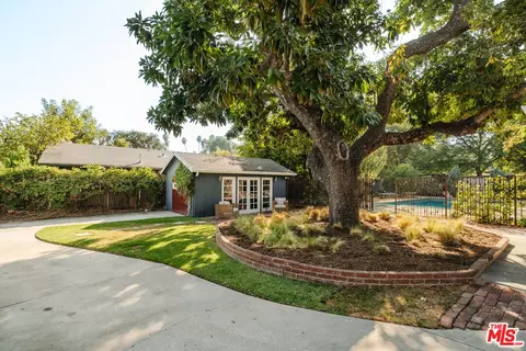 Exterior - 967 Palm Ter, Pasadena, CA 91104 photo 17 of 31