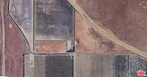 6461 Neumarkel Rd, Bakersfield, CA 93307 photo 2