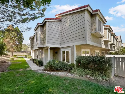31361 The Old Rd #A, Castaic, CA 91384