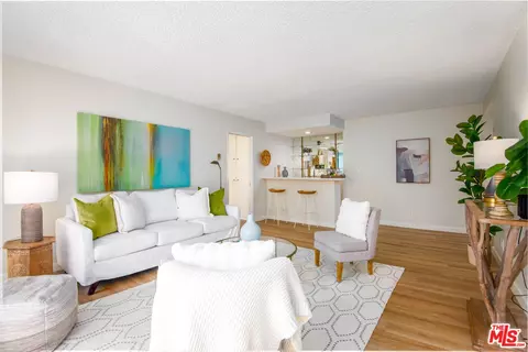 5600 Kensington Way #206, Culver City, CA 90230