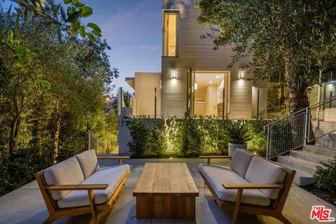 309 E Rustic Rd, Santa Monica, CA 90402 photo 3