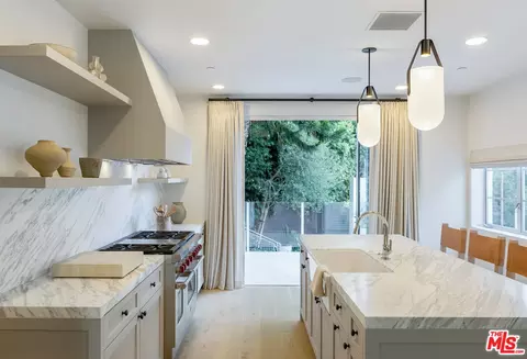 309 E Rustic Rd, Santa Monica, CA 90402 photo 8