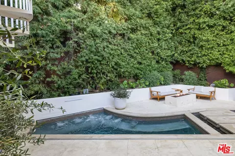 309 E Rustic Rd, Santa Monica, CA 90402 photo 5