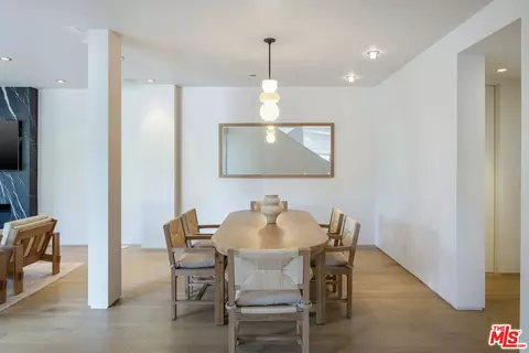 309 E Rustic Rd, Santa Monica, CA 90402 photo 10