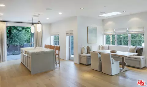 309 E Rustic Rd, Santa Monica, CA 90402 photo 9