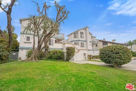 4751 E Pacific Coast Hwy #4, Long Beach, CA 90804