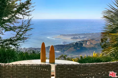 21877 Azurelee Dr, Malibu, CA 90265