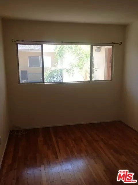13357 Victory Blvd, Van Nuys, CA 91401 photo 44