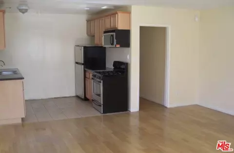 13357 Victory Blvd, Van Nuys, CA 91401 photo 18