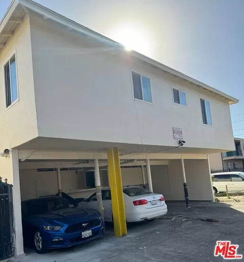 13357 Victory Blvd, Van Nuys, CA 91401 photo 2