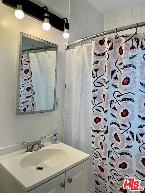 13357 Victory Blvd, Van Nuys, CA 91401 photo 15