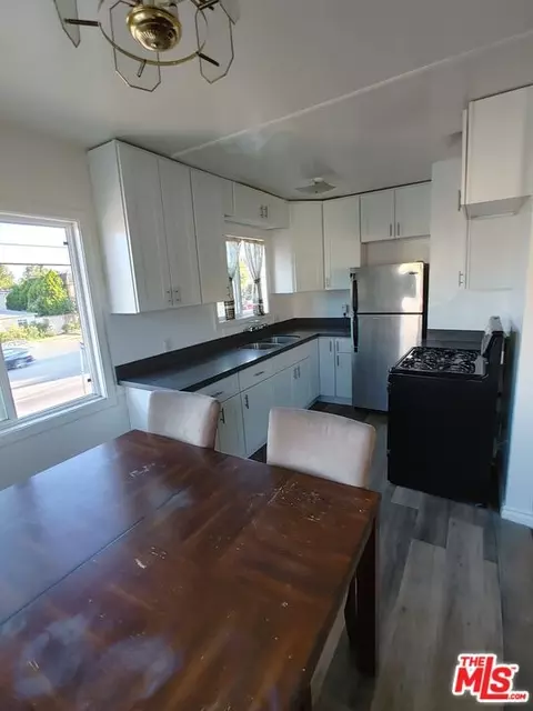13357 Victory Blvd, Van Nuys, CA 91401 photo 35