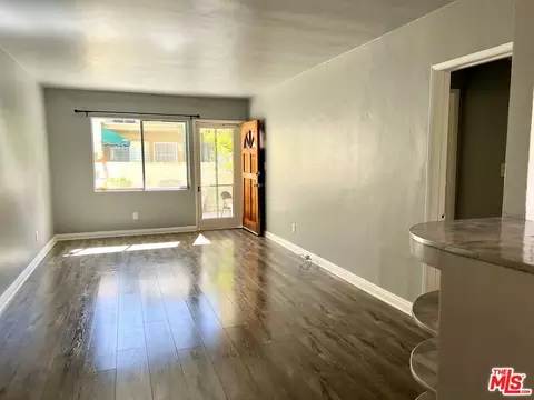 13357 Victory Blvd, Van Nuys, CA 91401 photo 27