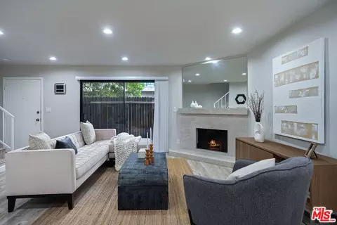 17155 Chatsworth St #6, Granada Hills, CA 91344