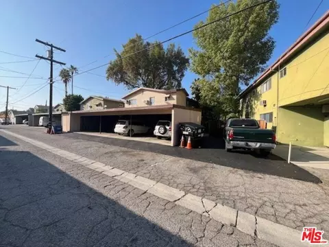 19406 Gilmore St, Reseda, CA 91335 photo 2
