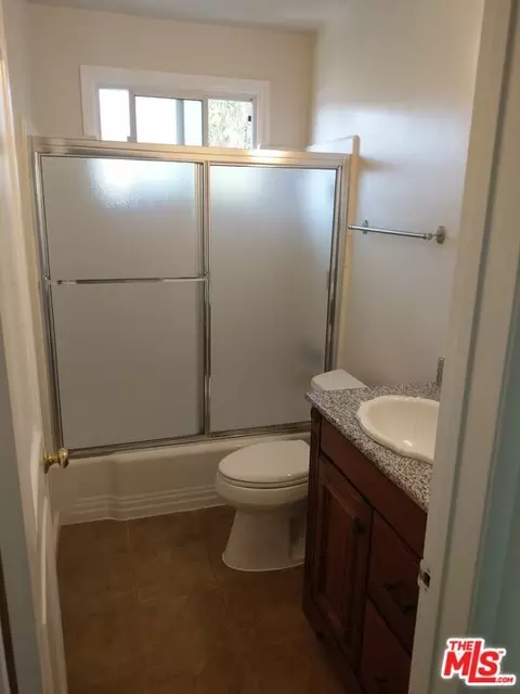 19406 Gilmore St, Reseda, CA 91335 photo 8